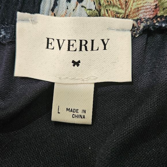 Everly Large Floral Button Down Off-Shoulder Dress - Picture 4 of 7